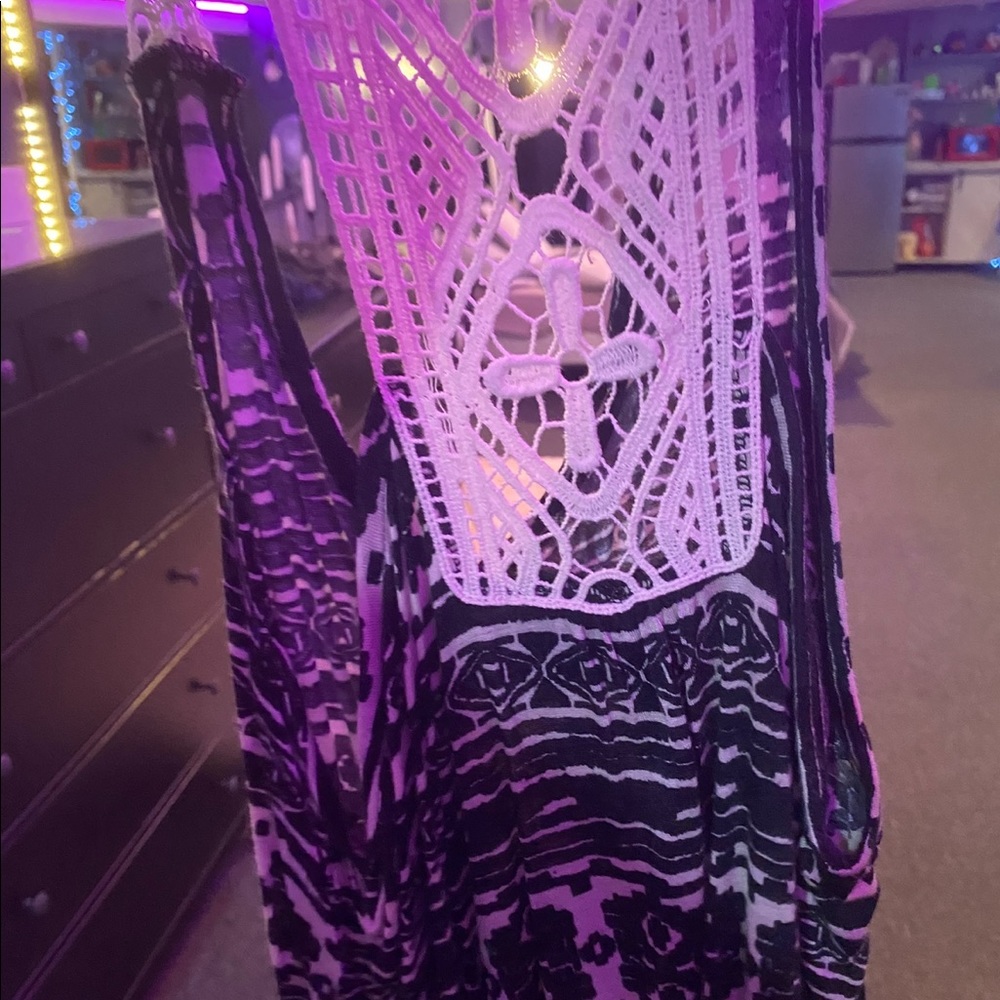 Black and white, with tan pattern summer top